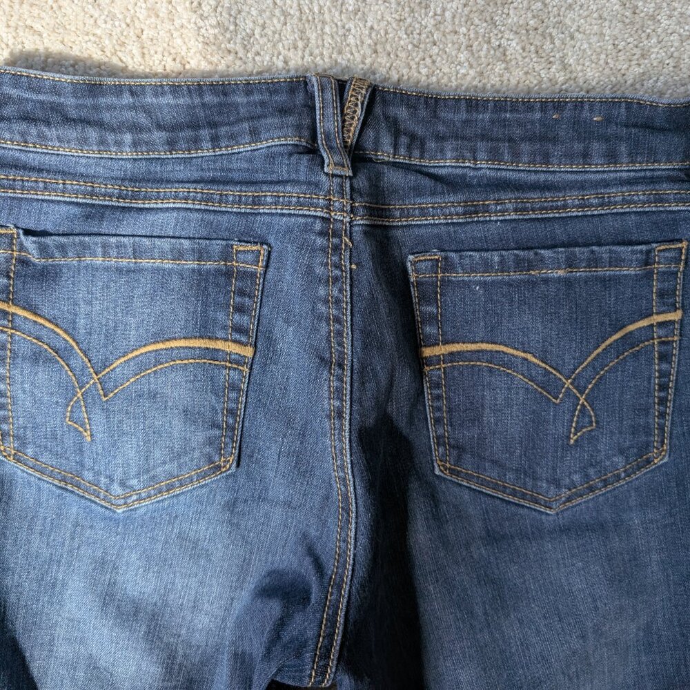 Route 66 women's dark wash straight leg jeans - size 7/8 (measurements below)